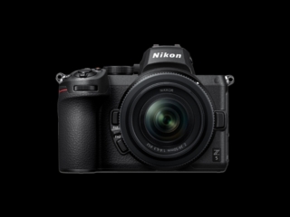 Formato FX
<br />134 mm x 105,5 mm x 69,5 mm
<br />590 g Nikon Z 5