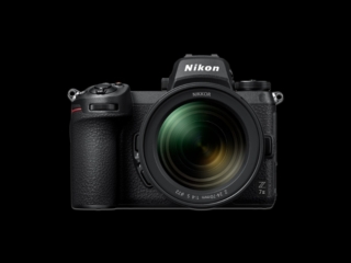 Formato FX
<br />134 mm x 100,5 mm x 69,5 mm
<br />615 g Nikon Z 7II
